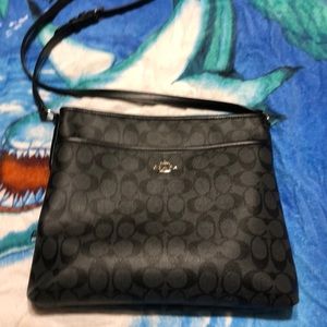 Cross body bag. In excellent condition.